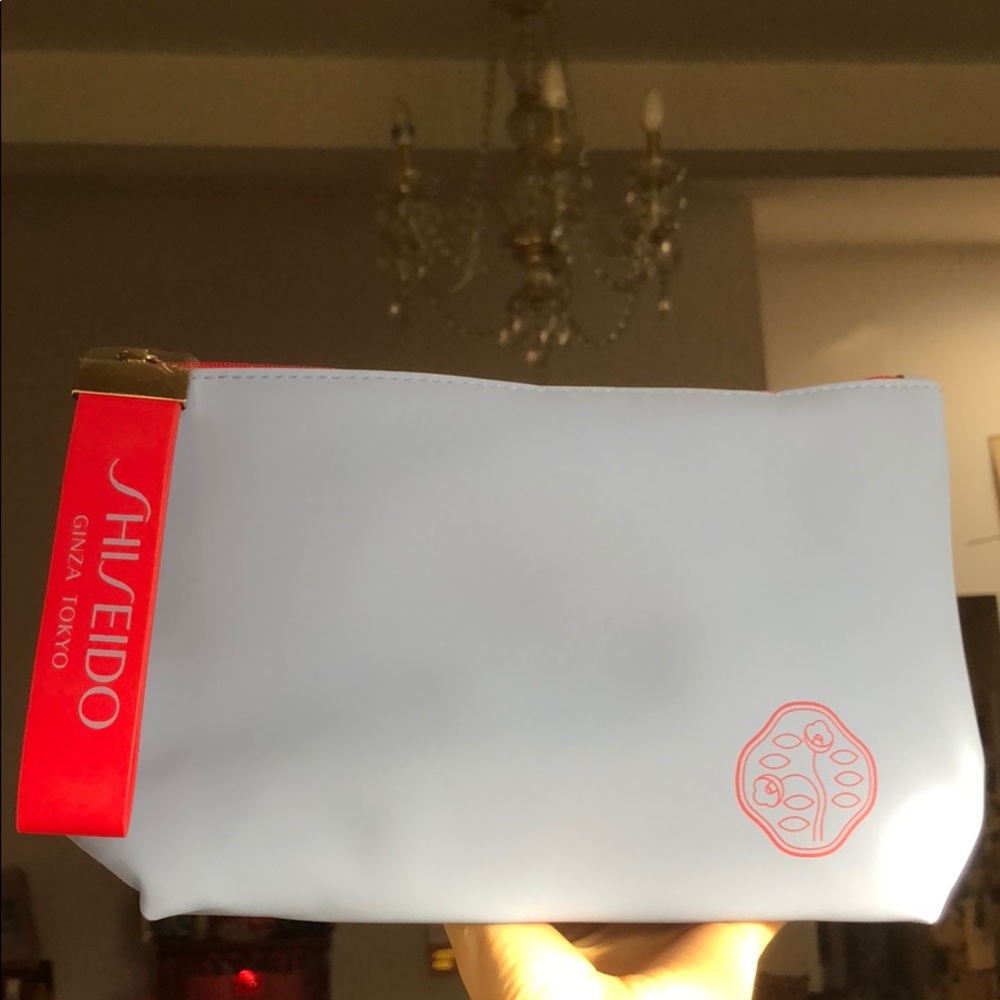 NEW Shiseido deluxe sample bag 💋